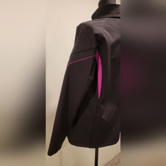Women's Black and Pink Jacket - Picture 3 of 6